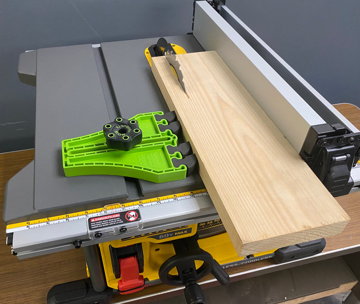Portable Saw Featherboard